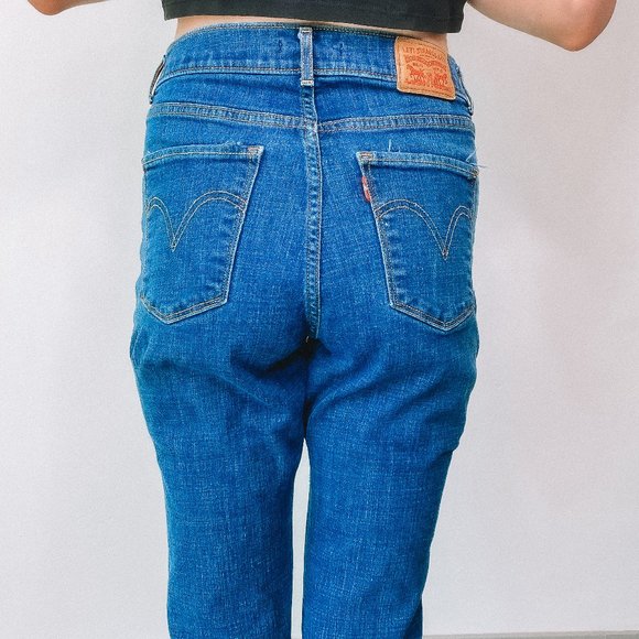 Levis Dark Wash Boot Cut - Picture 4 of 10